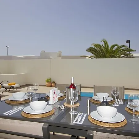 Luxury Villa Near Beach 1Km Swimming Pool Tennis Court Great For All Ages Playa Blanca  Exterior photo