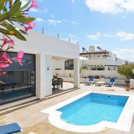 Luxury Villa Near Beach 1Km Swimming Pool Tennis Court Great For All Ages Playa Blanca  Exterior photo
