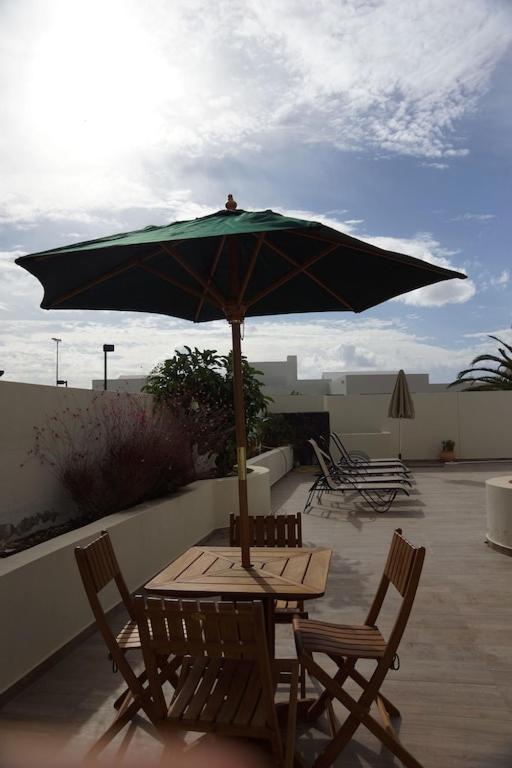 Willa Luxury Near 1km Swimming Pool Tennis Court Great For Ages Playa Blanca (Lanzarote)