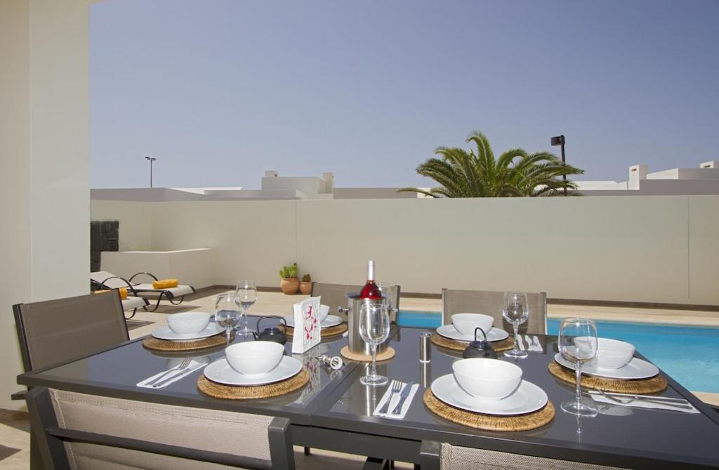 Luxury Near 1km Swimming Pool Tennis Court Great For Ages Willa *