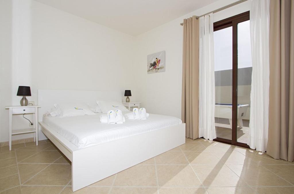 Luxury Near 1km Swimming Pool Tennis Court Great For Ages Willa *